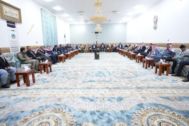 الحلبوسي يرافقه محافظ الأنبار يزور مضيف عشيرة البو چليب في المحافظة