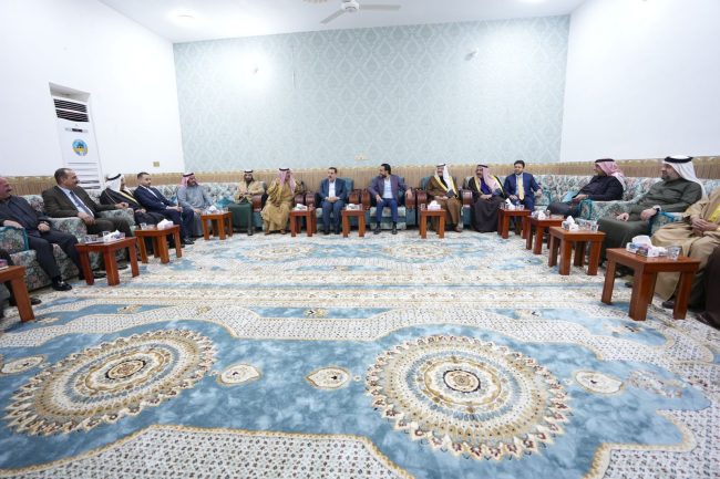 الحلبوسي يرافقه محافظ الأنبار يزور مضيف عشيرة البو چليب في المحافظة