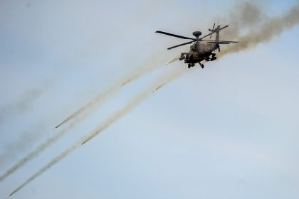 مقتل قائد بتنظيم داعش وإصابة أربعة جنود أمريكيين بغارة جوية شمال شرقي سوريا