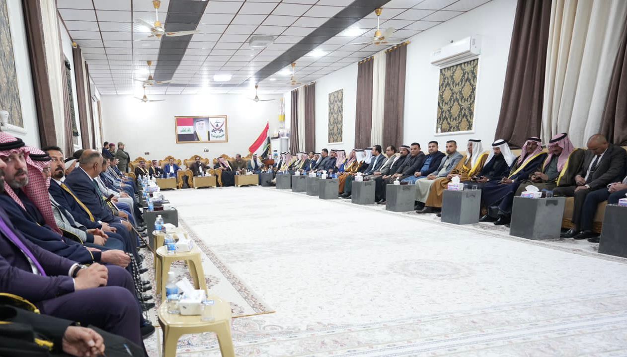 الحلبوسي يرافقه محافظ الأنبار يزور مضيف عشيرة البوفراج بحضور عدد من شيوخ المحافظة