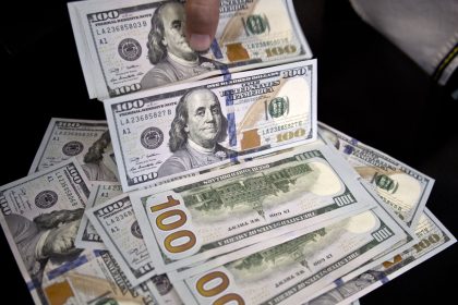 عند 154 ألف دينار.. استمرار ارتفاع سعر صرف الدولار بالأسواق المحلية