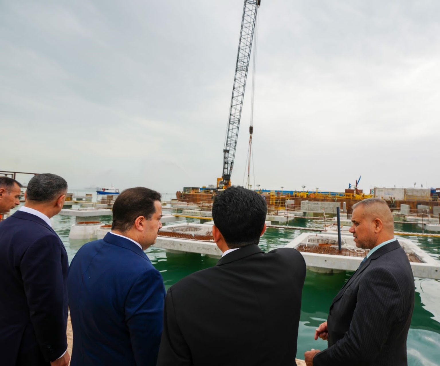 السوداني يزور موقع ميناء الفاو ويتابع مجريات العمل فيه والتنفيذ