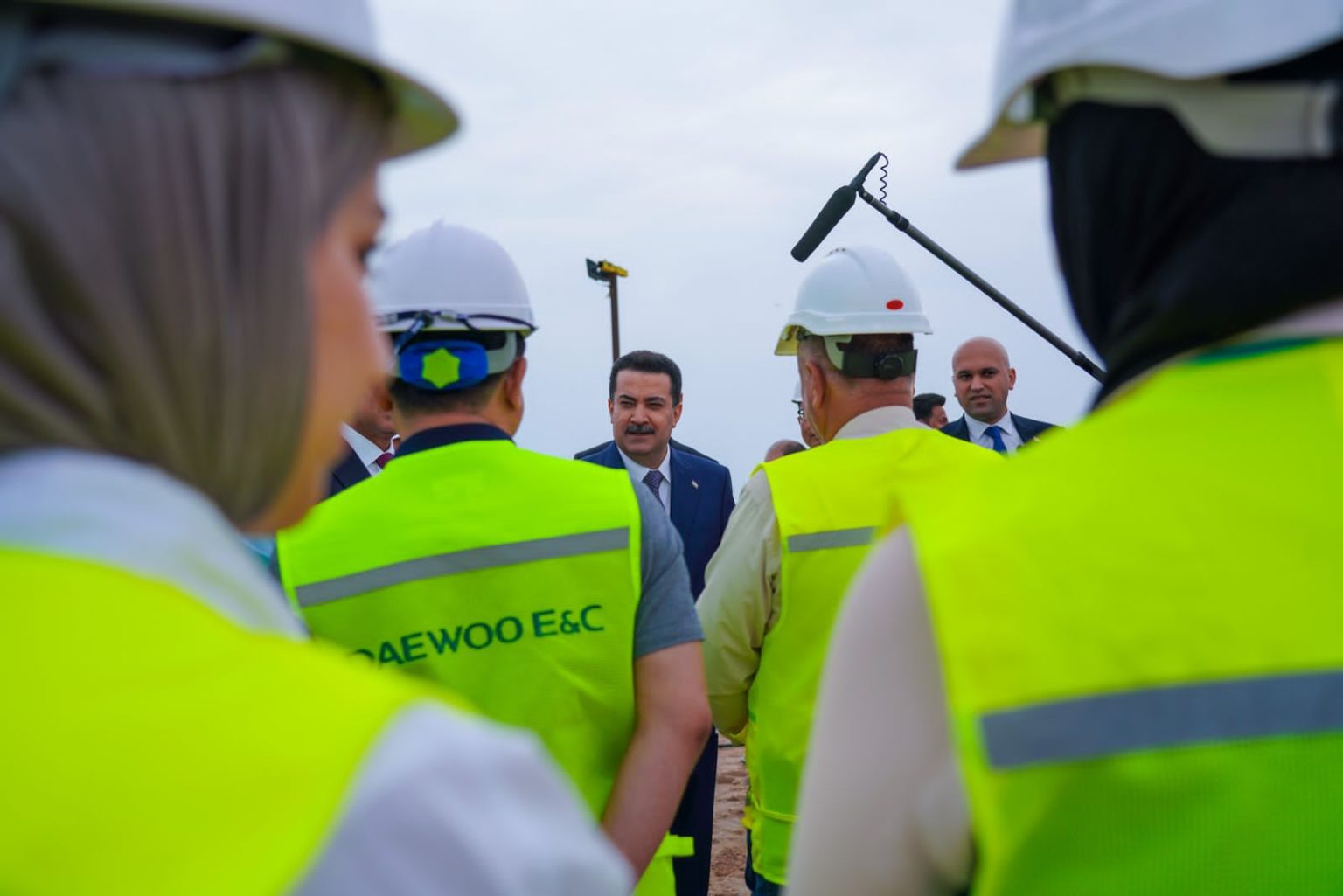 السوداني يزور موقع ميناء الفاو ويتابع مجريات العمل فيه والتنفيذ