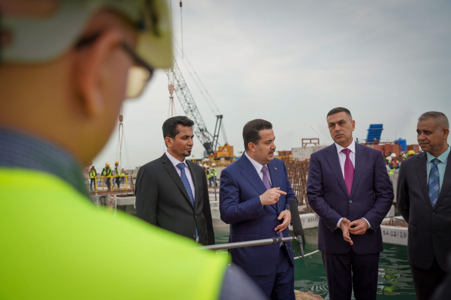 السوداني يزور موقع ميناء الفاو ويتابع مجريات العمل فيه والتنفيذ