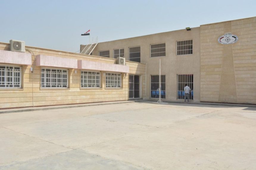 وزير التربية يوجه بإلزام الادارات المدرسية رفع العلم العراقي على أبنية المدارس كافة