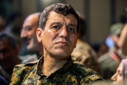 قسد: مظلوم عبدي كان متواجداً في مطار السليمانية أثناء الهجوم التركي