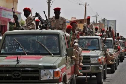 وزراء خارجية السعودية والإمارات وأمريكا يبحثون في مكالمة هاتفية الوضع في السودان