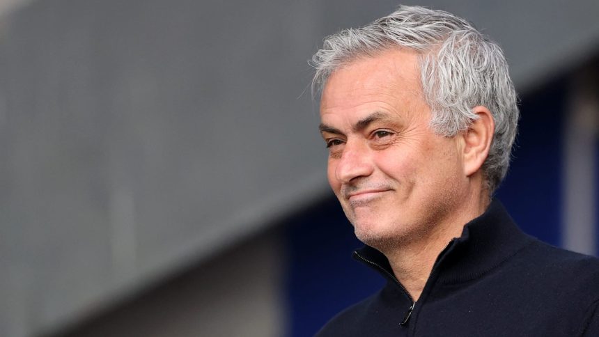 مورينيو يختار أفضل لاعب بالتاريخ