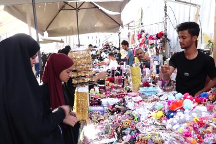 انتعاش الحركة التجارية خلال العيد تفتح بابا للكسبة والباحثين عن رزقهم