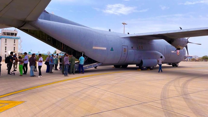 الخارجية: طائرتا إجلاء العراقييّن من السودان تتوجهان لبغداد على متنهما 234 شخصاً