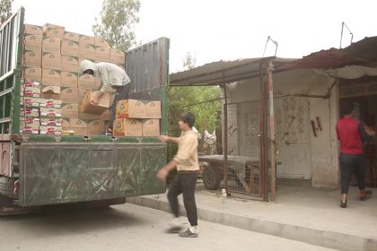 موصليون يشيدون بجودة مواد السلة الغذائية ودورها في خفض الاسعار