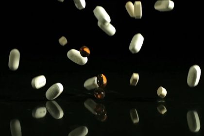 رغم جهود القوات الامنية.. المخدرات تنتشر بين الشباب وتحذيرات من تفاقمها