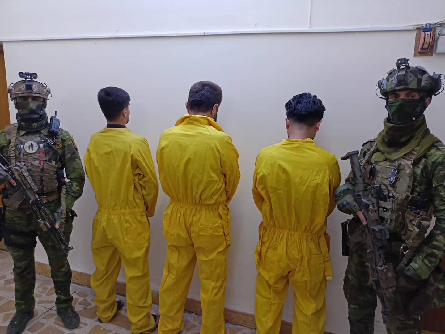 مكافحة الإجرام تطيح بعاملين أجنبيين لقيامهما بسرقة ٣٢٨ مليون دينار من