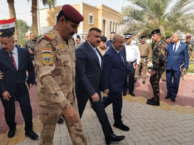 بالصور.. وفد أمني رفيع برئاسة الشمري يصل إلى كربلاء 