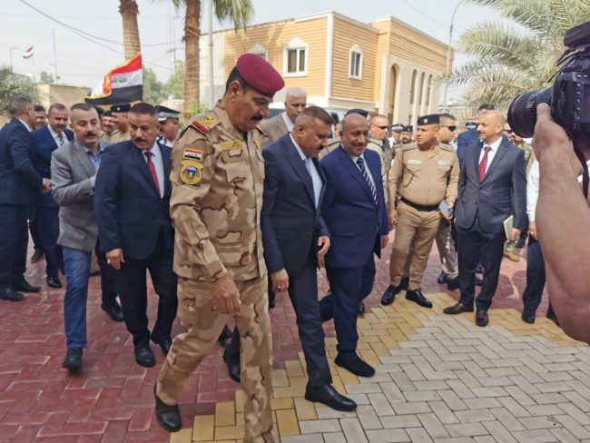 بالصور.. وفد أمني رفيع برئاسة الشمري يصل إلى كربلاء 