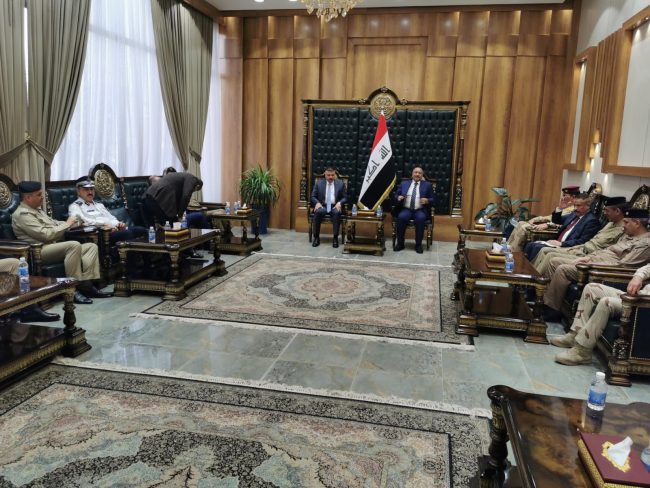 بالصور.. وفد أمني رفيع برئاسة الشمري يصل إلى كربلاء 