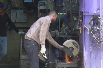 عودة انقطاع التيار الكهربائي يصيب ارزاق الحي الصناعي بالخسائر