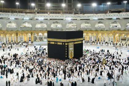 العراق يقترح على السعودية زيادة عدد المعتمرين العراقيين