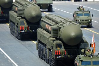 أوكرانيا: روسيا تخطط "لاستفزاز نووي" لتعطيل الهجوم المضاد