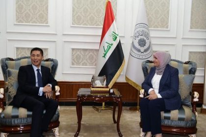 وزيرة المالية تبحث مع السفير الصيني عقد شراكات اقتصادية واستثمارية