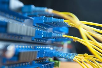 الاتصالات: الموافقة على إدخال خدمة الانترنت عبر الفضاء لأول مرة في العراق