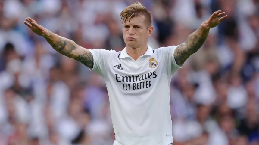 رسميا.. ريال مدريد يمدد عقد كروس