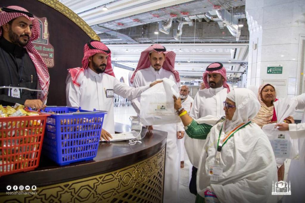 رئيس عام شؤون المسجد الحرام والمسجد النبوي يوجه بتوسيع دائرة نطاق مبادرة "حفاوة" لتشمل المشاعر المقدسة