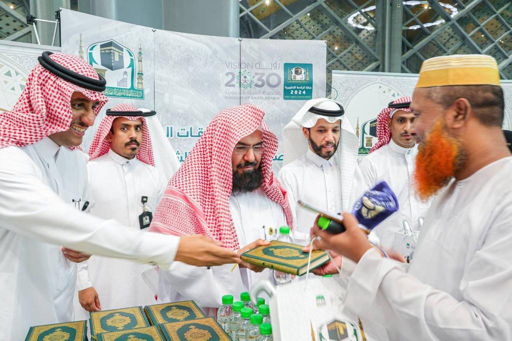 رئيس عام شؤون المسجد الحرام والمسجد النبوي يوجه بتوسيع دائرة نطاق مبادرة "حفاوة" لتشمل المشاعر المقدسة