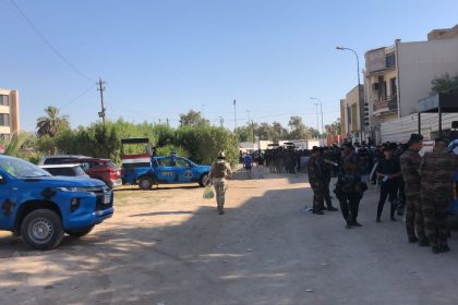 انسحاب المحتجين والقوات الامنية من امام السفارة السويدية في بغداد