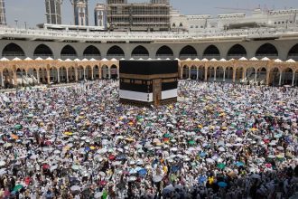 رئيس شؤون الحرمين يعلن نجاح خطط توافد الحجاج المتعجلين لأداء طواف الوداع