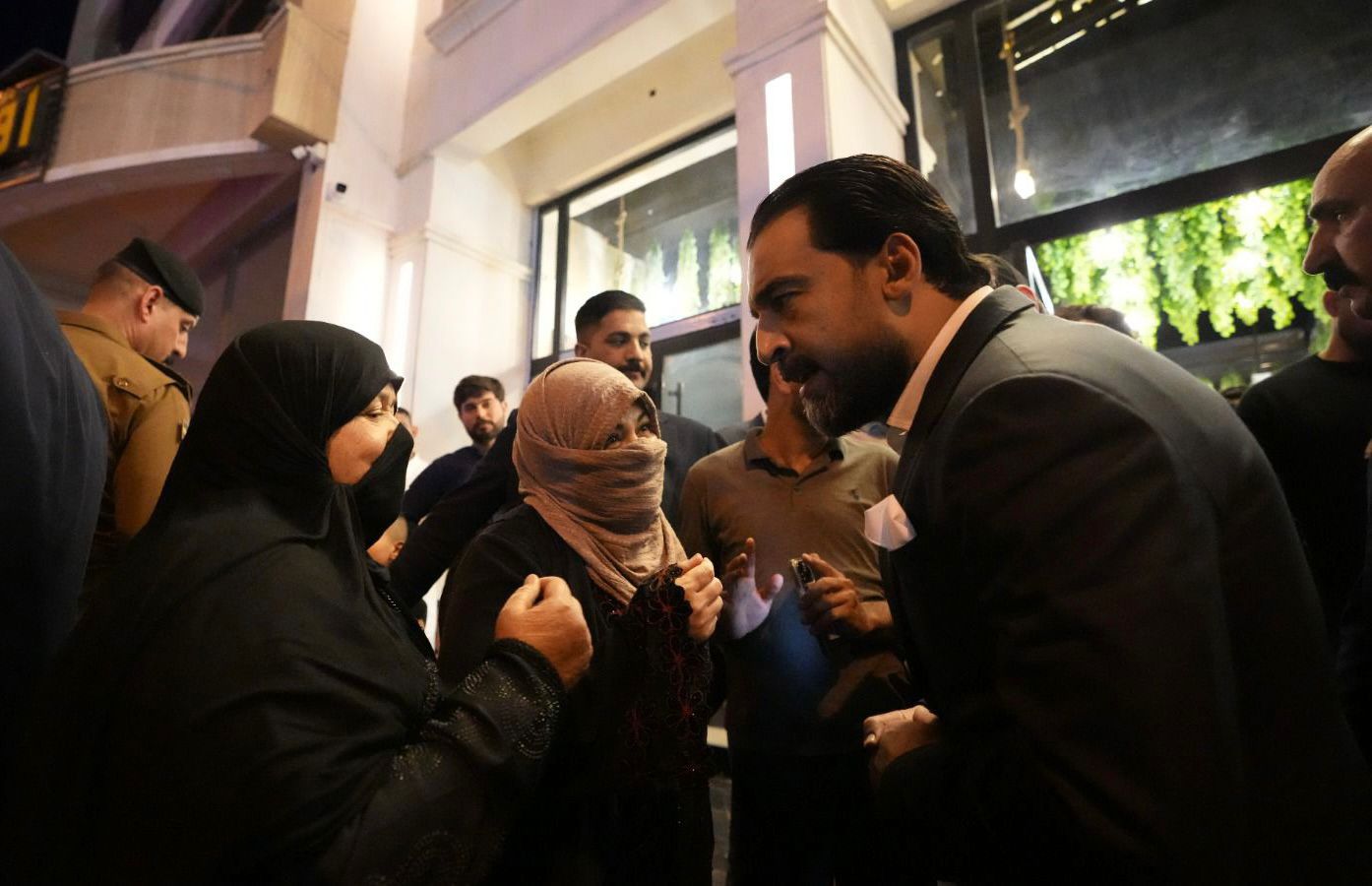 بالصور .. رئيس مجلس النواب محمد الحلبوسي يجري جولة ميدانية في مدينة الرمادي