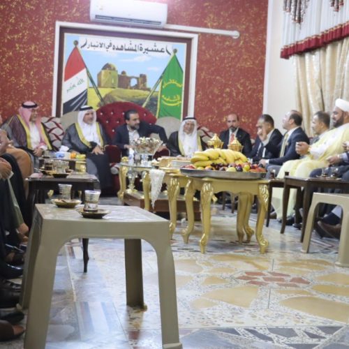 بالصور.. الحلبوسي يزور عشيرة المشاهدة في الأنبار بمضيف الشيخ أحمد المشهداني