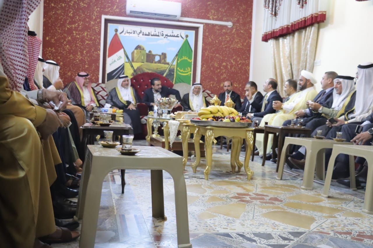 بالصور.. الحلبوسي يزور عشيرة المشاهدة في الأنبار بمضيف الشيخ أحمد المشهداني