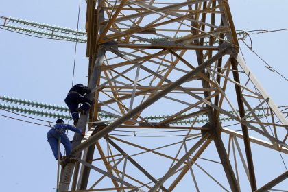 عودة التيار الكهربائي بشكل تدريجي ببغداد والمحافظات ووزير الكهرباء يوجه بالتحقيق بحريق محطة البكر