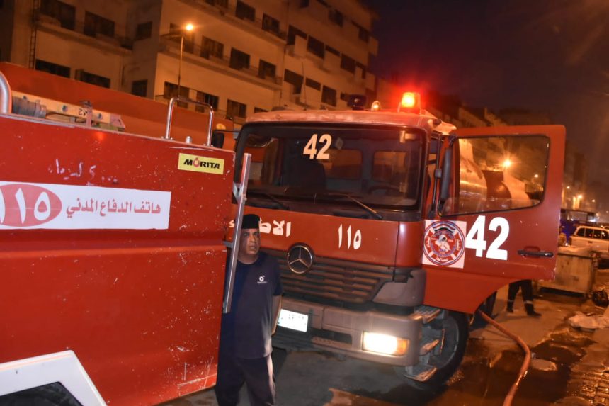 اخماد حريق مخزن بمنطقة سوق الشورجة وسط بغداد