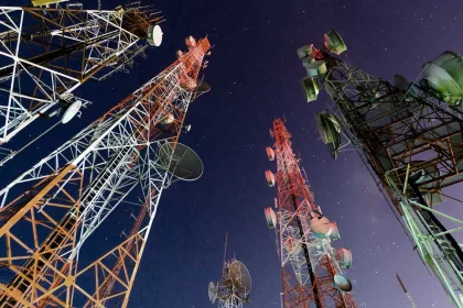 الاتصالات تعلن البدء بإطلاق خدمة الإنترنت لمشروع النفاذ الضوئي في نينوى