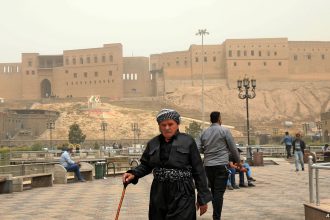 المالية تكشف عن توقيع اتفاقية مع مالية كردستان لسد رواتب موظفي الإقليم