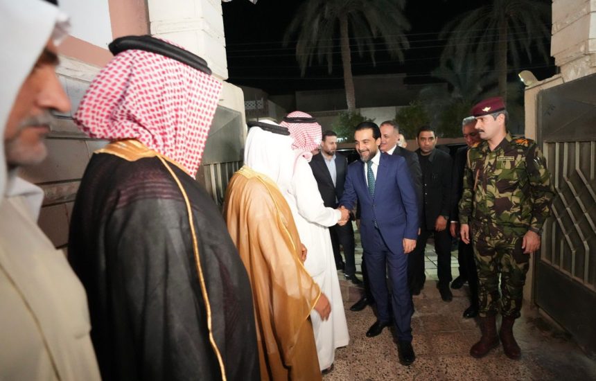 بالصور.. الحلبوسي يزور عدداً من العوائل في قضاء هيت بالانبار