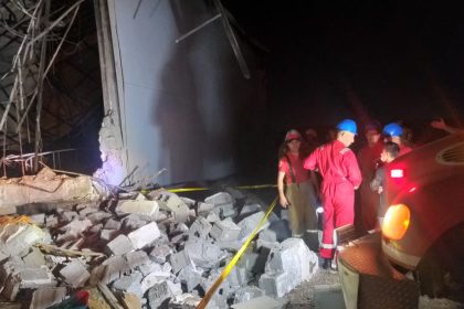 الدفاع المدني تعلن اخماد حريق قاعة الاعراس في الحمدانية بمحافظة نينوى