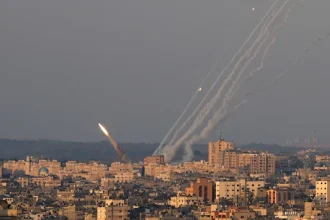 رشقة صاروخية
