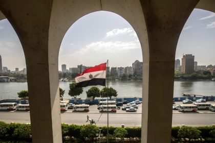 الخارجية المصرية: ندعو الدول والمنظمات الراغبة بتقديم مساعدات إنسانية لغزة إلى إيصالها لمطار العريش