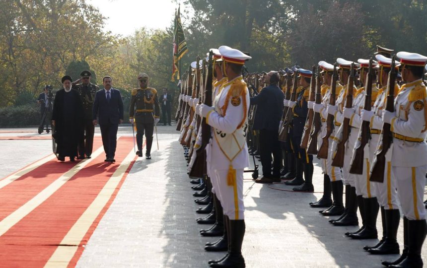 مكتب السوداني: زيارة رئيس الوزراء إلى طهران تأتي لبحث العلاقات الثنائية ومناقشة أبرز القضايا الإقليمية