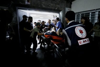 وفاة أطفال ومرضى جراء توقف االأجهزة بمجمع الشفاء بعد نفاد الوقود