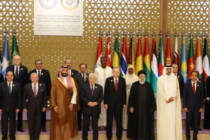 البيان الختامي للقمة العربية يطالب بوقف تصدير الأسلحة والذخائر إلى إسرائيل