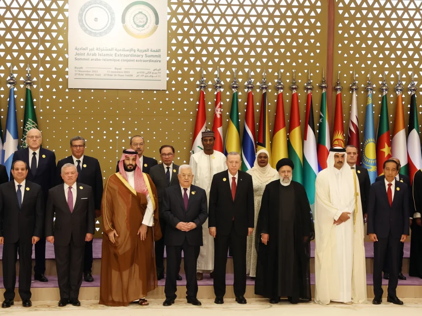 البيان الختامي للقمة العربية يطالب بوقف تصدير الأسلحة والذخائر إلى إسرائيل
