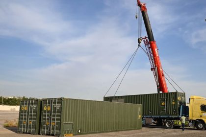 الإمارات تقيم 3 محطات تحلية لتزويد غزة بالمياه