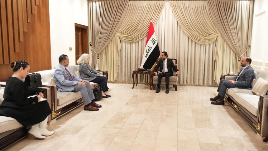 السفيرة الامريكية: اجتمعت مع رئيس مجلس النواب محمد الحلبوسي لبحث التطورات الأخيرة