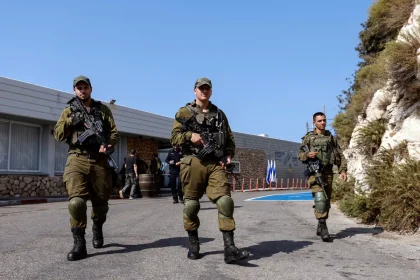 المتحدث العسكري الإسرائيلي: دفاعاتنا الجوية تعترض طائرة مسيرة عند الحدود مع لبنان