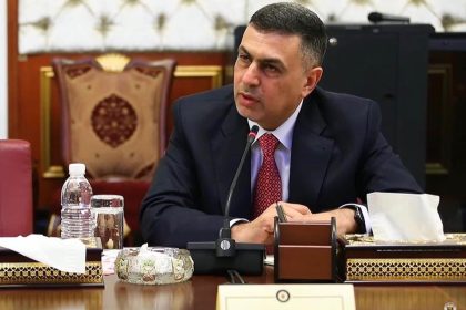 محافظ البصرة اسعد العيداني يعلن الحداد على أرواح الضحايا التربويين لمدة ثلاثة أيام