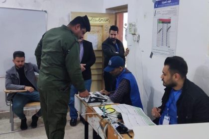 بالصور.. الرشيد تنشر اللحظات الأولى للتصويت الخاص بانتخابات مجالس المحافظات